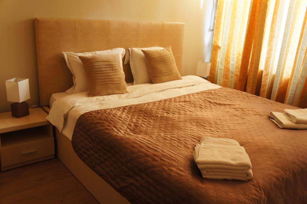 Agentia H Accommodation บูคาเรสต์ ภายนอก รูปภาพ