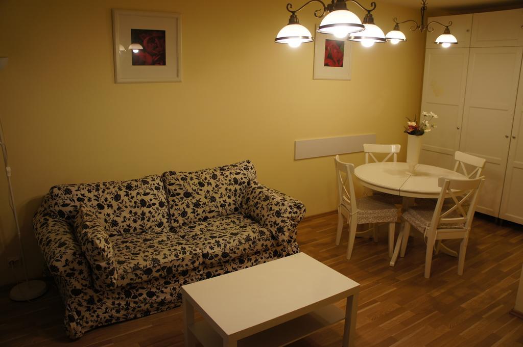 Agentia H Accommodation บูคาเรสต์ ภายนอก รูปภาพ