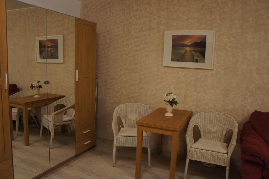Agentia H Accommodation บูคาเรสต์ ภายนอก รูปภาพ