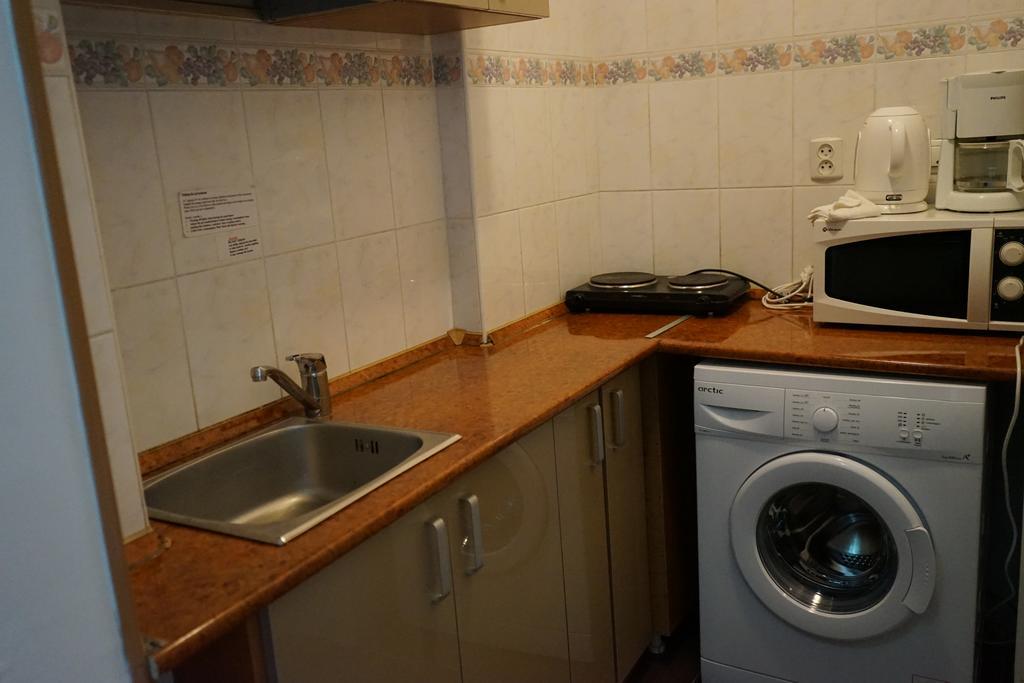 Agentia H Accommodation บูคาเรสต์ ภายนอก รูปภาพ