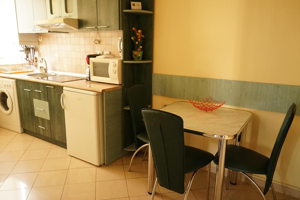 Agentia H Accommodation บูคาเรสต์ ภายนอก รูปภาพ