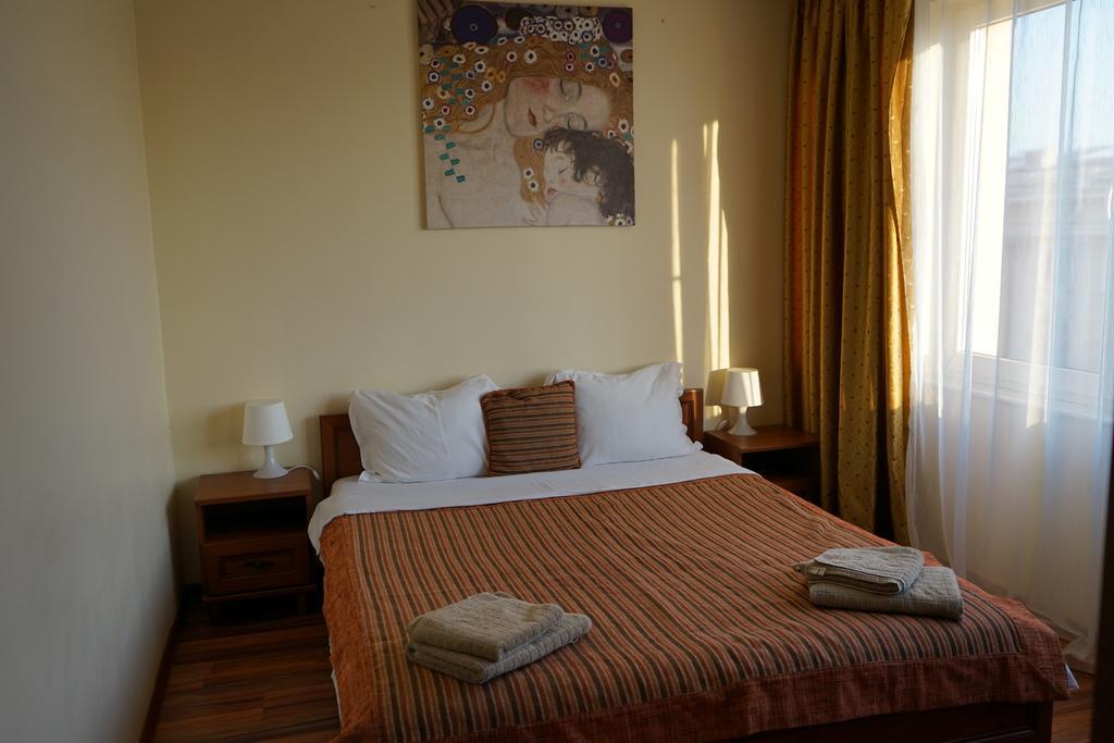 Agentia H Accommodation บูคาเรสต์ ภายนอก รูปภาพ