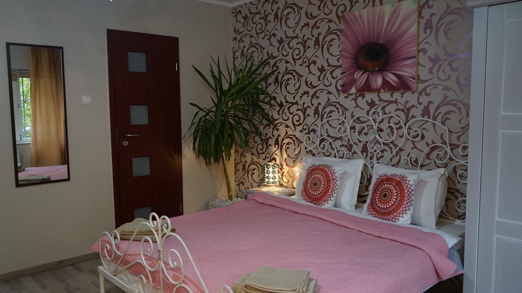 Agentia H Accommodation บูคาเรสต์ ภายนอก รูปภาพ