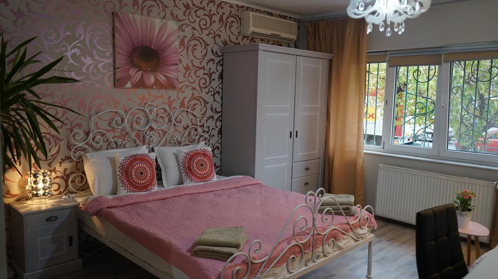 Agentia H Accommodation บูคาเรสต์ ภายนอก รูปภาพ