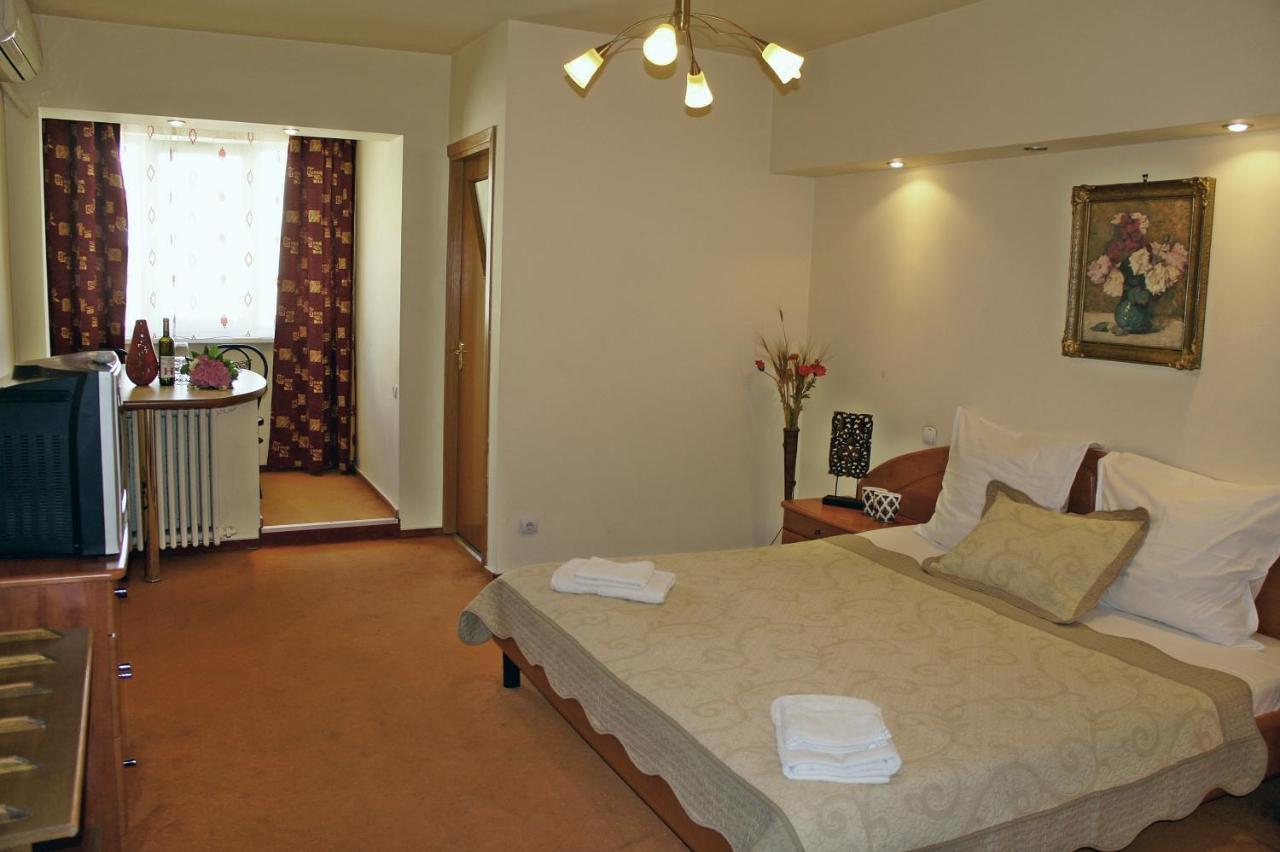 Agentia H Accommodation บูคาเรสต์ ภายนอก รูปภาพ